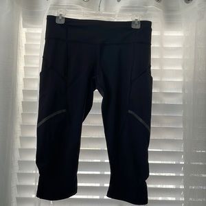 Lululemon capris- side pockets